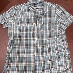 The North Face men’s button down short sleeve shirt XL